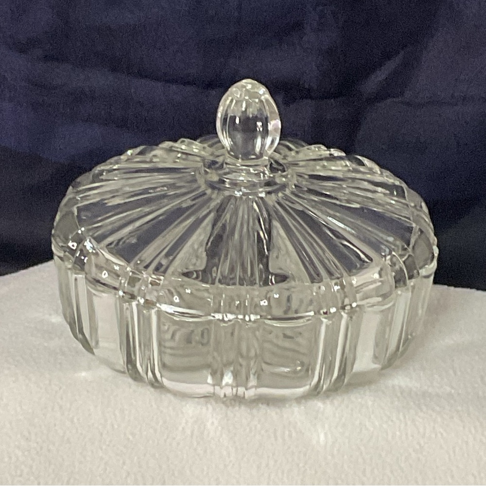 2 VINTAGE ANCHOR HOCKING CANDY DISHES